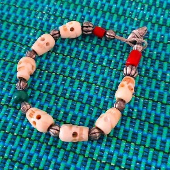 Bone and Bead Skull Bracelet - Picture 1 of 5